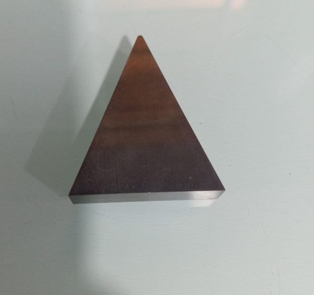 PASTILLA SOLDABLE TRIANGULAR 1-3/8" X 3/8" X 1-3/4"
